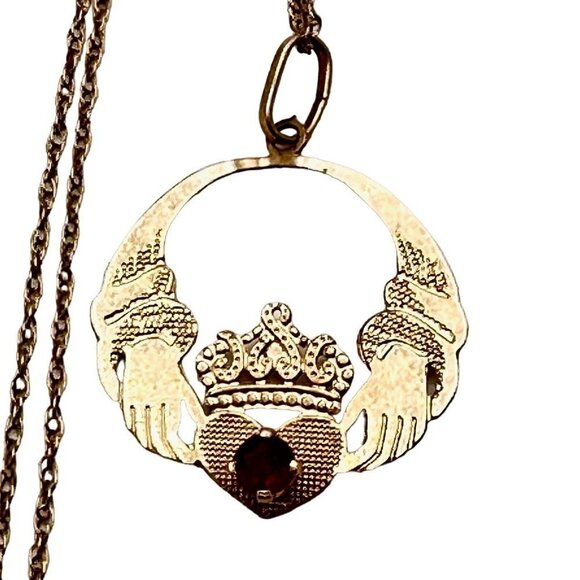 Estate 14k Yellow Gold Red Garnet Celtic Irish Pendant 18 Inch Necklace